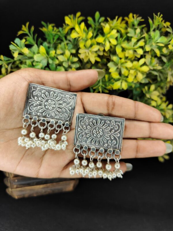 Women's Silver Oxidised Rectangle Pearls Earring Drop & Dangler